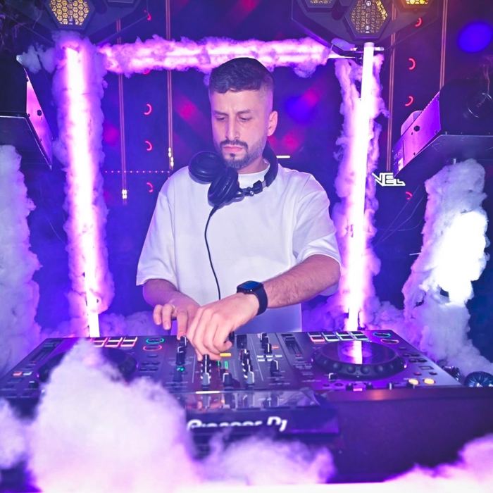 At the decks in purple smoke
